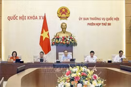 NA Chairman Tran Thanh Man (middle) addresses the session (Photo: VNA)