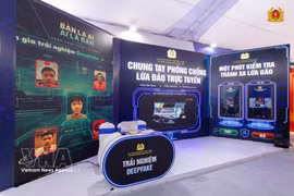 The exhibition combines digital technology, simulation models and hands-on activities to help the public gain knowledge of information security in an engaging and easy-to-understand manner. (Photo: VNA)
