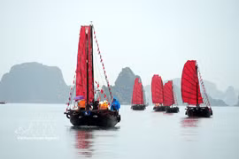 On Ha Long Bay (Photo: VNA)