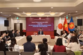 Vietnamese Ambassador to Japan Pham Quang Hieu meets with 30 Vietnamese content creators and key opinion leaders in Japan on September 23 (Photo: VNA)