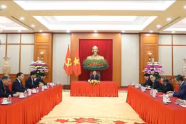 General Secretary of the Communist Party of Vietnam (CPV) Central Committee To Lam (C) holds phone talks with General Secretary of the Communist Party of China (CPC) Central Committee and President of China Xi Jinping on January 15. (Photo: VNA)