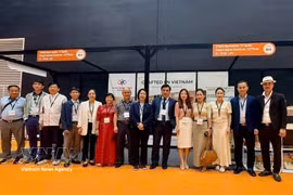 A delegation from the Ministry of Industry and Trade's Vietnam Trade Promotion Agency and 16 Vietnamese businesses attend the Manchester Furniture Show 2026 in the UK (Photo: VNA)