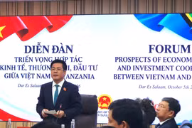 Vice President of the Vietnamese National Assembly Nguyen Hong Dien speaks at the forum. (Photo: Vietnam Trade Promotion Agency)