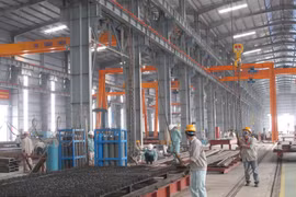 The Index of Industrial Production (IIP) rises by an estimated 9.2% in the first half of 2025 compared to the same period last year. (Photo: VietnamPlus)