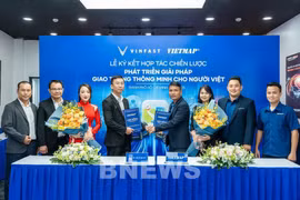 At the signing ceremony between Vinfast and Vietmap. (Photo: VNA)