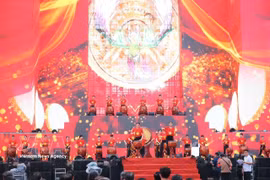 A drum performance opens the launch of a nationwide campaign calling for all people to practice physical training in Hanoi on October 10, 2026. (Photo: VNA)