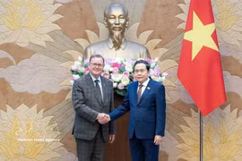 National Assembly (NA) Chairman Tran Thanh Man (right) receives Vice President of the German Bundestag Bodo Ramelow. (Photo: VNA)
