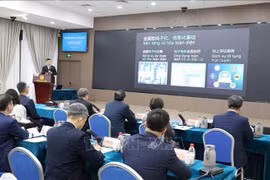 The Vietnamese delegation learn about the smart court model (using AI to support trials) at the Shenzhen Intermediate People's Court (SIPC), Guangdong province, China (Photo: VNA)