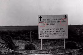 File photo showing the burial site of soldiers who were killed in the Tan Son Nhat Airport battle in 1968. (Photo: VNA)