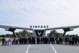 Vietnamese electric vehicle maker VinFast on October 8 signs letters of intent (LOIs) with more than 50 e-motorcycle dealers in 15 Indian states and territories. (Photo: vinfastauto.in)