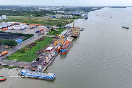 Starting from September 2026, agricultural products from the Mekong Delta are expected to be transported directly from Cai Cui Port to Guangxi, China. (Photo: VNA)