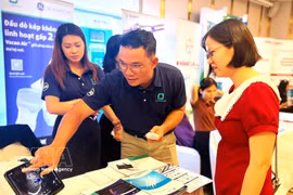 Gallery - Binh Dan Hospital sets Vietnam record with 4,278 robotic surgeries - image 16
