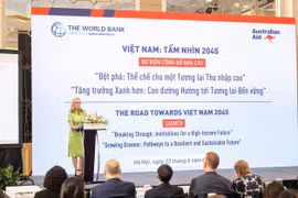 At the launching ceremony of the two reports on May 22. (Photo: The courtesy of World Bank)