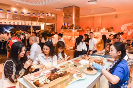 On October 20, every woman visiting Maison Éric Kayser Phu Quoc will receive a complimentary cookie and greeting card (Photo: Sun Group)