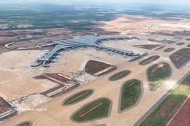 Construction of several key components of Long Thanh International Airport is entering its final stages. (Photo: VNA)