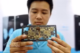 As AI, semiconductors and digital transformation reshape the global electronics industry, Vietnamese enterprises need to invest more heavily in automation, smart manufacturing management, high-quality technical talent and, in particular, R&D. (Photo: VNA)