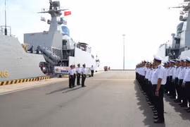 A see-off ceremony held for the delegation at Cam Ranh Military Port in Khanh Hoa province on August 10. (Photo: qdnd.vn)