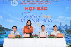 Representatives from Khanh Hoa province's departments and agencies at the press conference on June 22 (Photo: Khanh Hoa newspaper)