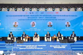Delegates discuss potential Vietnam-China cooperation in supply chains at the seminar. (Photo: VNA)