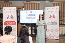 Mai Nguyen Tuyet Hoa, First Secretary in charge of education affairs at the Vietnamese Embassy in Russia speaks at the closing ceremony (Phôt: VNA)