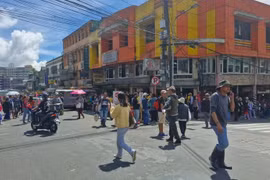 Magnitude 7.5 earthquake strikes off Philippines