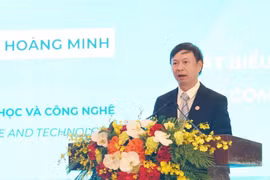 Deputy Minister of Science and Technology Hoang Minh speaks at the policy dialogue on encouraging investment, business, and promoting entrepreneurship in the field of green transition and sustainable development. (Photo: baochinhphu.vn)