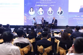 A discussion at the forum "Vietnam-ASEAN in Global Value Chains: From Signal to Action". (Photo: VNA)