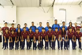 The Vietnamese national women’s futsal team depart for a training camp in Japan on April 21 early morning. (Photo: VFF)