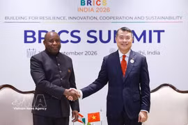 Prime Minister Le Minh Hưng and Burundi President Évariste Ndayishimiye at their meeting on September 13 (Photo: VNA)