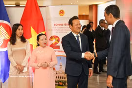 Ambassador Mai Phan Dung welcomes guests at the event marking Vietnam’s 81st National Day (September 2). (Photo: VNA)