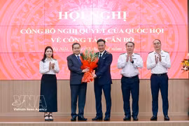 National Assembly Chairman Tran Thanh Man (second, left) and leaders of the State Audit Office of Vietnam at the ceremony. (Photo: VNA)