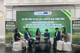 Participants in the March 20 event that unveils a report urging stronger policy support to foster sustainable agriculture in Vietnam (Photo: VNA)