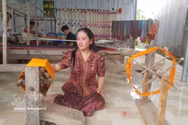 Brocade weaving is a cultural lifeblood for the Khmer community in the Bay Nui (seven-mountain) area of An Giang. (Photo: VNA)