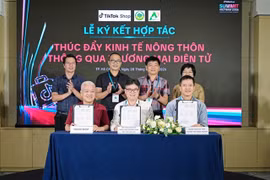 The agreement signing ceremony of TikTok Vietnam and the Central Coordination Office of the National Target Programme and the Centre for Agricultural Trade and Environmental Promotion to enhance the rural economy through e-commerce in Ho Chi Minh City on July 28. (Photo Courtesy of TikTok Vietnam)