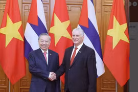 Vietnamese Party General Secretary To Lam (L) and First Secretary of the Communist Party of Cuba Central Committee and President of Cuba Miguel Diaz-Canel Bermudez meet in Hanoi on September 1, 2025. (Photo: VNA)