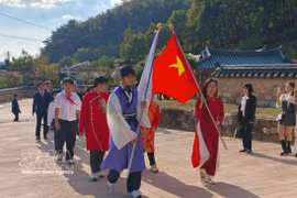 Part of the 250-metre “Dragon Road” procession held at the celebration. (Photo: VNA)
