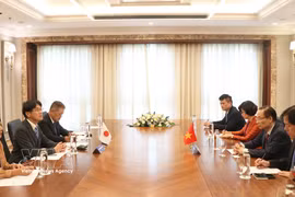 A view of the meeting between Politburo member and Minister of Foreign Affairs Le Hoai Trung and Governor of Nara prefecture Yamashita Makoto in Hue city on September 6, 2026. (Photo: VNA)