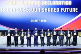 Leaders of ASEAN member states at the signing ceremony in Kuala Lumpur on May 26 (Photo: VNA)