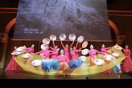 An art performance at the ceremony (Photo: VNA)
