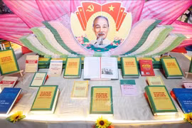 Party General Secretary To Lam's new book on the dignity of Vietnam's revolutionary public security officers (Photo: VNA)