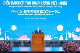 Prime Minister Pham Minh Chinh speaks at the Vietnam-Japan Local Cooperation Forum in Quang Ninh. (Photo: VNA)