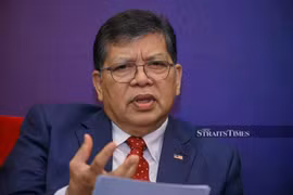 Speaker of the Malaysian House of Representatives Tan Sri Johari Abdul speaks at a press conference after attending the opening of the 8th Meeting of the ASEAN Inter-Parliamentary Assembly (AIPA) Advisory Council on Dangerous Drugs (AIPACODD) 2025. (Photo: www.nst.com.my)