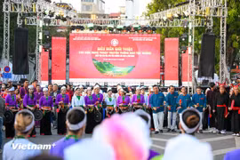 As part of the second Muong Ethnic Culture Day 2025, a cultural parade takes place on the afternoon of November 22 around Hoan Kiem Lake in Hanoi (Photo: VietnamPlus)