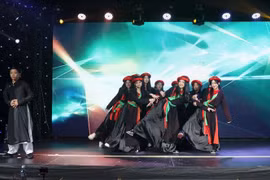 An art performance celebrating the event (Photo: VNA)