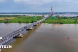 Can Tho Bridge spans the Hau River, connecting Can Tho city and Vinh Long province. (Photo: VNA)