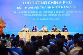 Prime Minister Le Minh Hung and leaders of ministries and sectors at the dialogue with youngsters in Hanoi on October 15, 2026 (Photo: VNA)