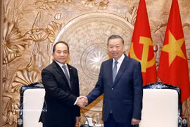 Top leader hosts Philippine National Security Adviser in Hanoi