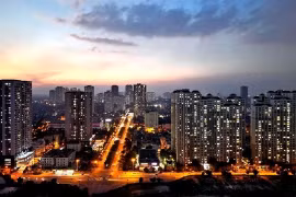 A State-run real estate trading centre is being developed to boost the market transparency. (Photo: VNA)