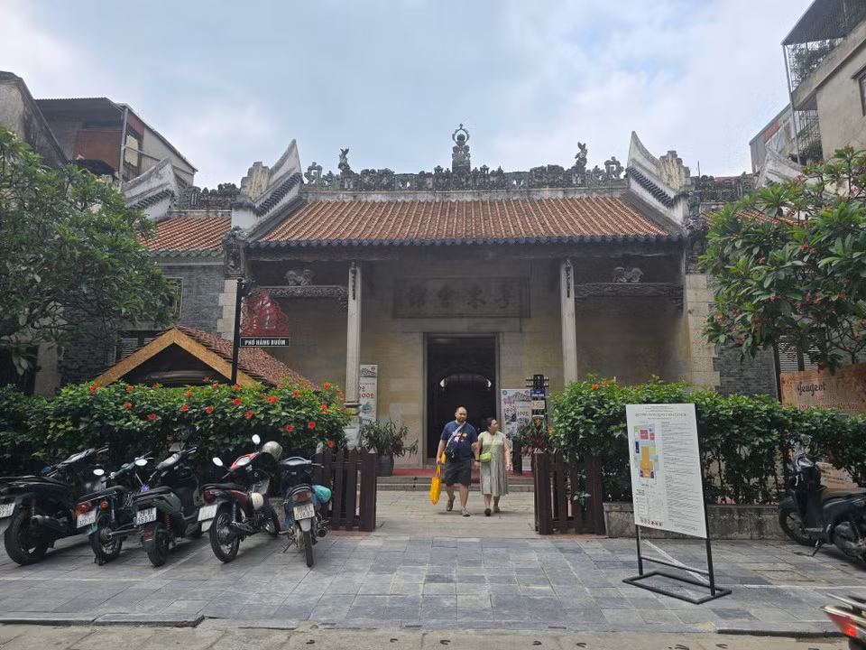 The former Guangdong Assembly Hall, now the Centre for Culture and Arts at 22 Hang Buom street, is displaying the Memories of Hanoi collection, featuring vintage Peugeot bicycles, motorcycles and antique sewing machines. (Photo: VietnamPlus)