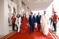 Prime Minister Pham Minh Chinh and his spouse begin a three-day official visit to Kuwait (Photo: VNA)